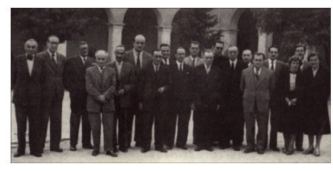 Claustre de professors 1950. Cliqueu.